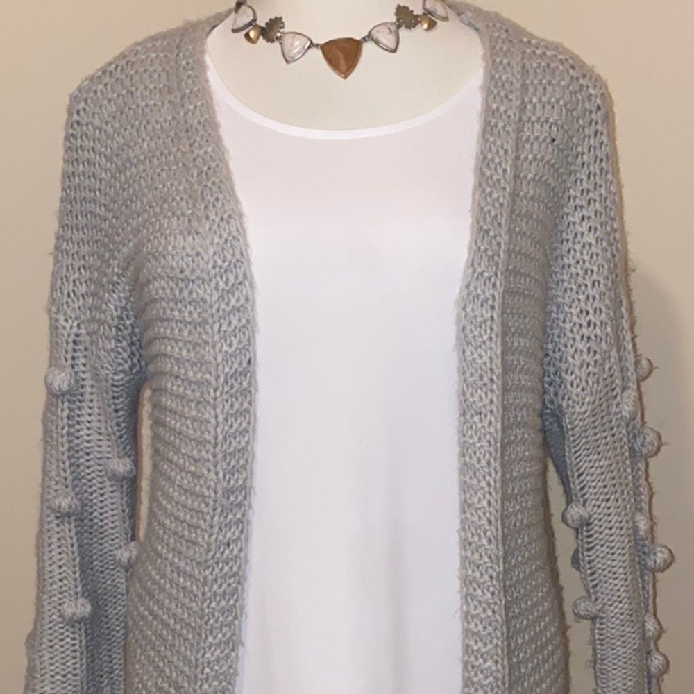 Beautiful gray sweater with 3/4 Sleeves S/M